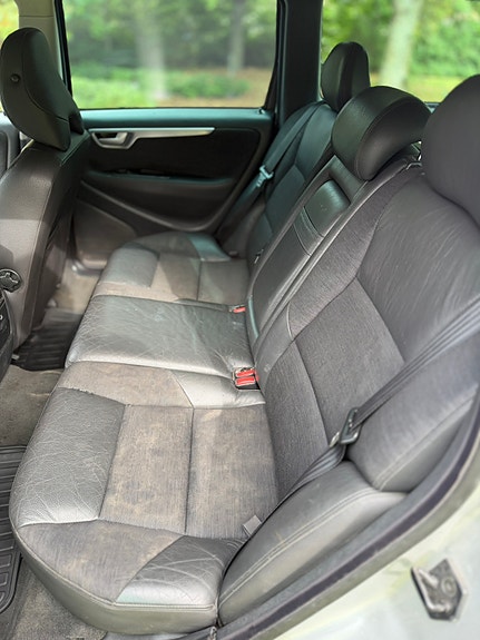 Volvo V70 7 of 8