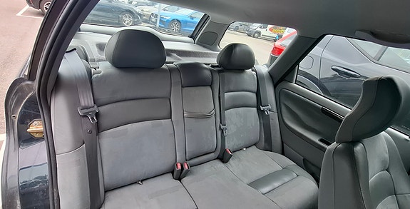 Volvo V40 9 of 12
