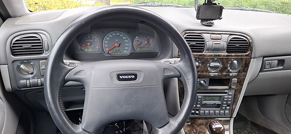 Volvo V40 6 of 12