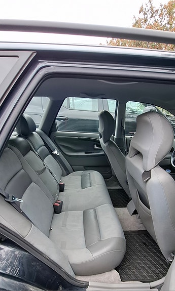 Volvo V40 10 of 12
