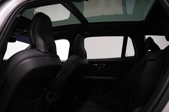 Volvo V60 26 of 30
