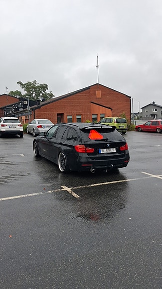 BMW 318d 5 of 9