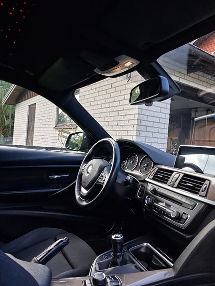 BMW 318d 8 of 9