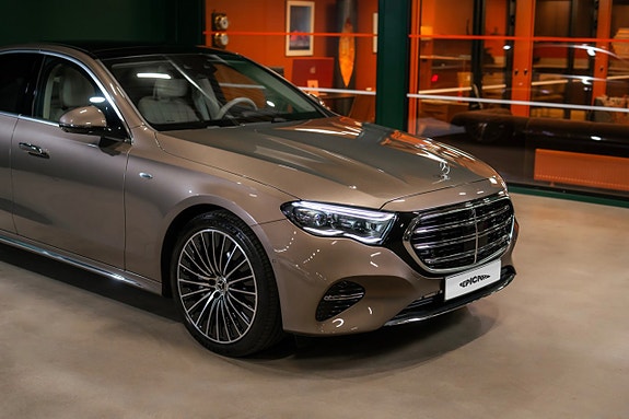 Mercedes-Benz E400 e 2 of 29