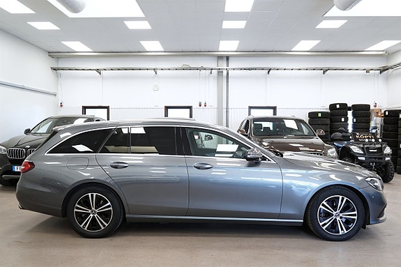 Mercedes-Benz E220 6 of 26