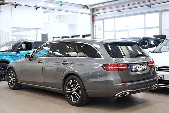 Mercedes-Benz E220 3 of 26