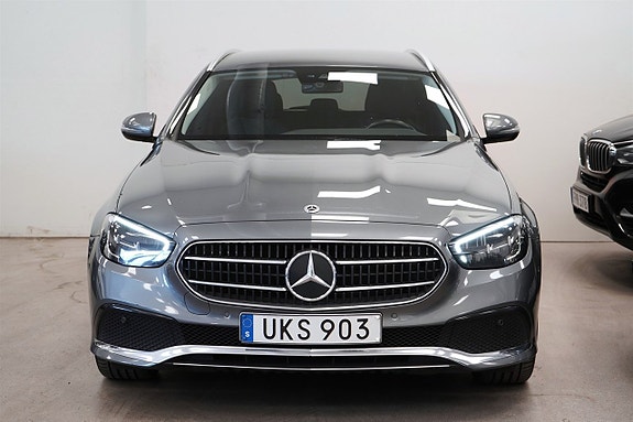Mercedes-Benz E220 8 of 26