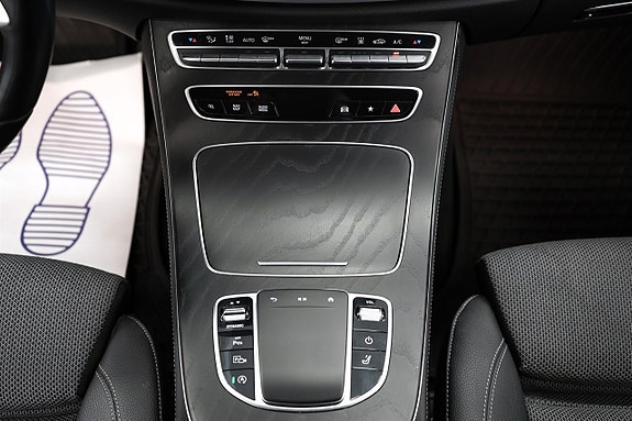 Mercedes-Benz E220 21 of 26