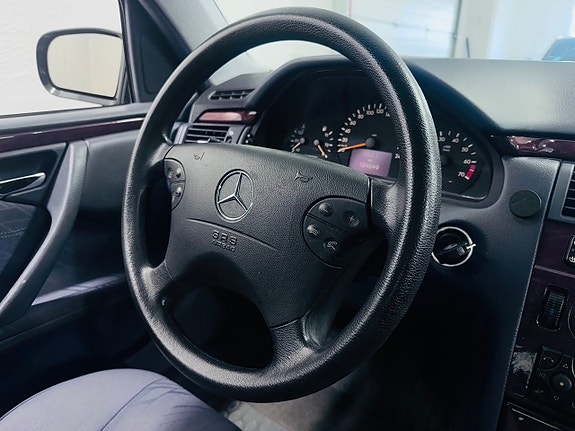 Mercedes-Benz E240 4 of 16