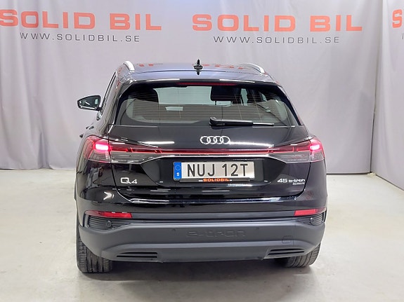 Audi Q4 e-tron 6 of 21
