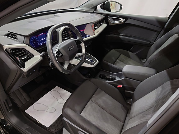 Audi Q4 e-tron 8 of 21