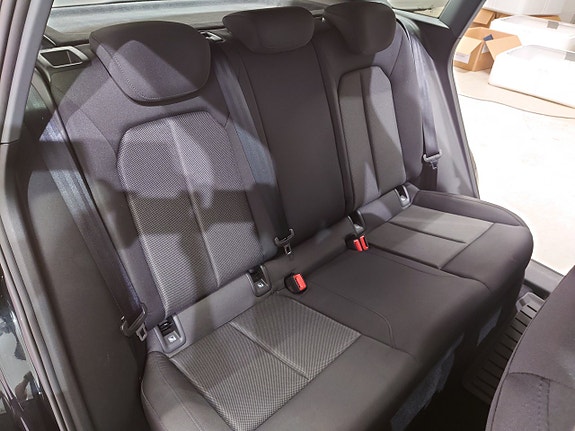 Audi Q4 e-tron 13 of 21