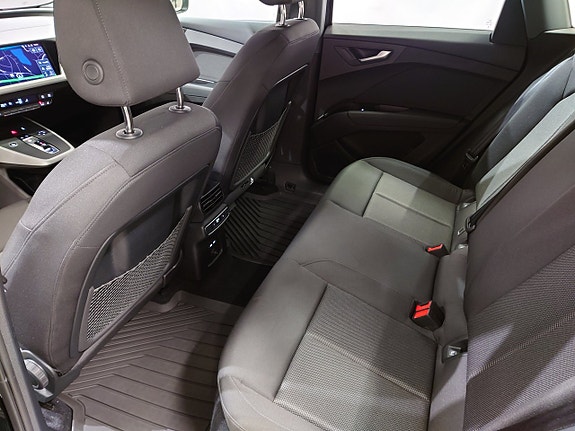 Audi Q4 e-tron 12 of 21