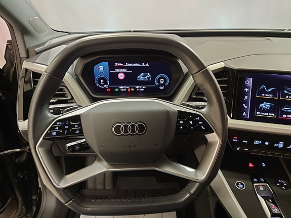 Audi Q4 e-tron 10 of 21
