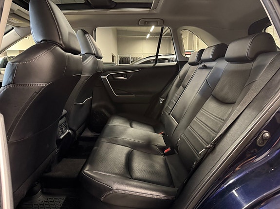 Toyota RAV4 22 of 24