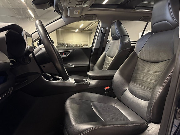 Toyota RAV4 18 of 24