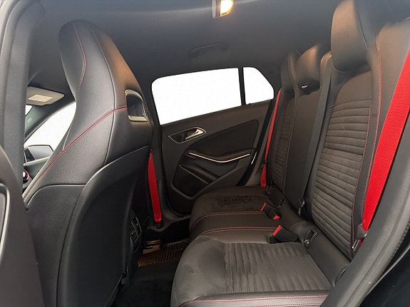 Mercedes-Benz CLA250 18 of 30