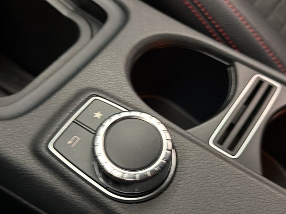 Mercedes-Benz CLA250 27 of 30