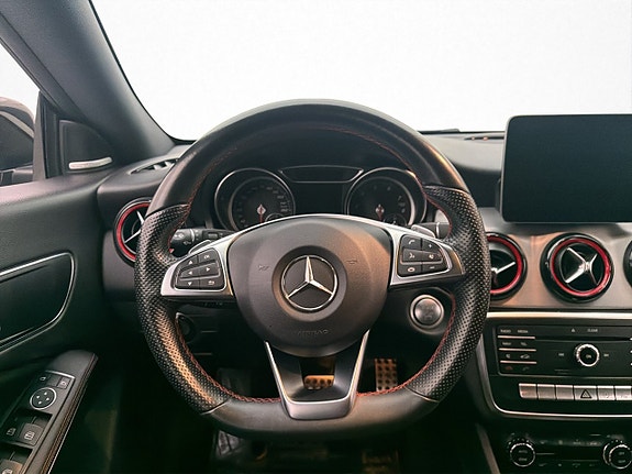 Mercedes-Benz CLA250 16 of 30