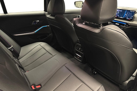 BMW 330e 13 of 14