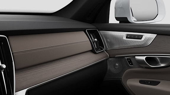 Volvo XC90 8 of 13