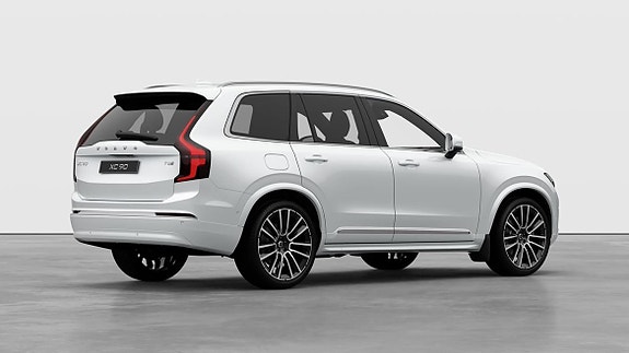 Volvo XC90 7 of 13