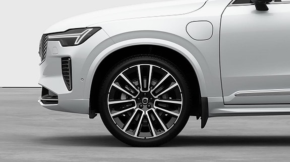 Volvo XC90 4 of 13