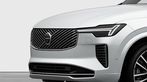 Volvo XC90 5 of 13