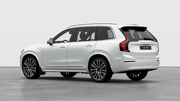 Volvo XC90 3 of 13