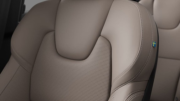 Volvo XC90 10 of 13