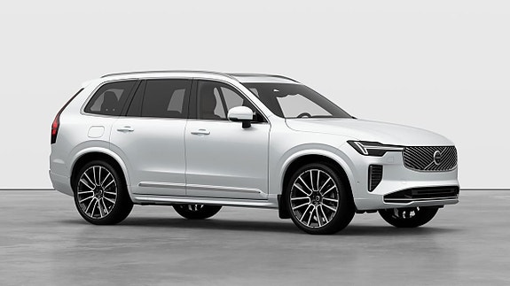 Volvo XC90 2 of 13