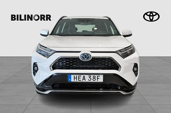 Toyota RAV4 Plug-in Hybrid 5 of 11