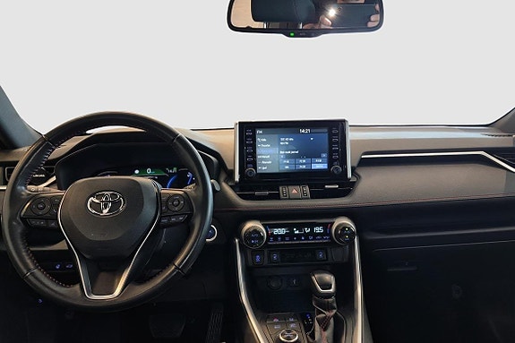 Toyota RAV4 Plug-in Hybrid 9 of 11