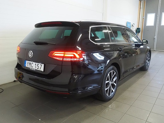 Volkswagen Passat 7 of 27