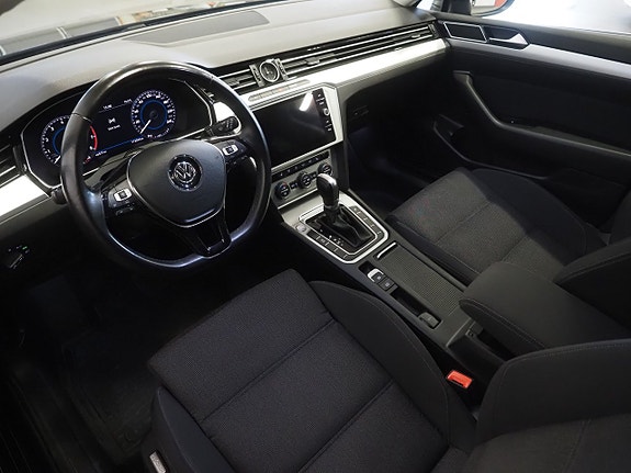 Volkswagen Passat 15 of 27