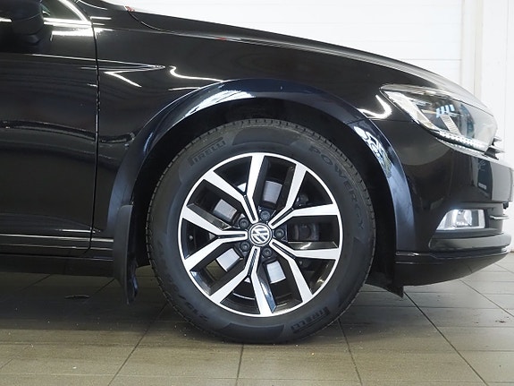 Volkswagen Passat 8 of 27