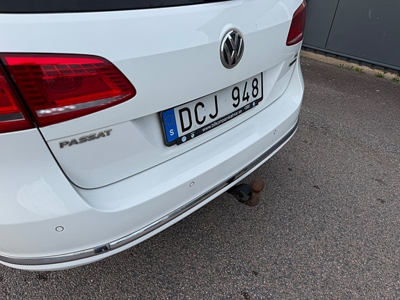 Volkswagen Passat 12 of 30