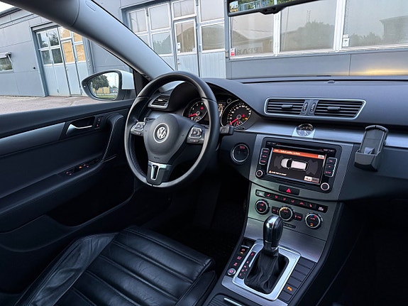 Volkswagen Passat 20 of 30