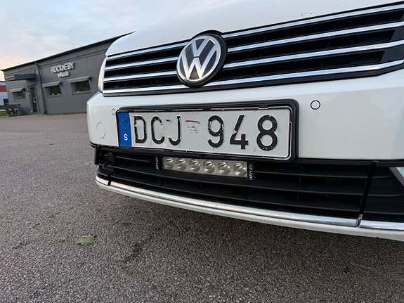 Volkswagen Passat 5 of 30