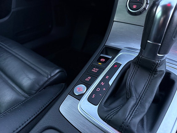 Volkswagen Passat 25 of 30
