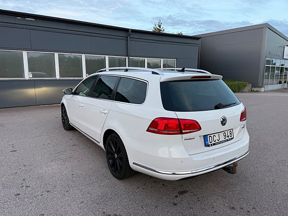 Volkswagen Passat 13 of 30