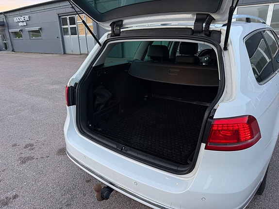 Volkswagen Passat 17 of 30