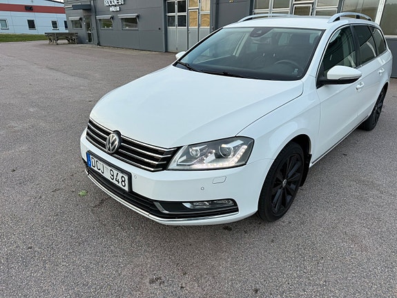 Volkswagen Passat 2 of 30