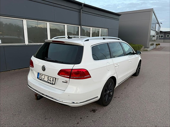 Volkswagen Passat 9 of 30