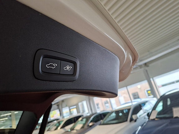 Volvo XC40 16 of 24
