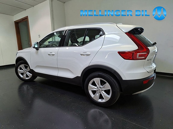 Volvo XC40 4 of 24