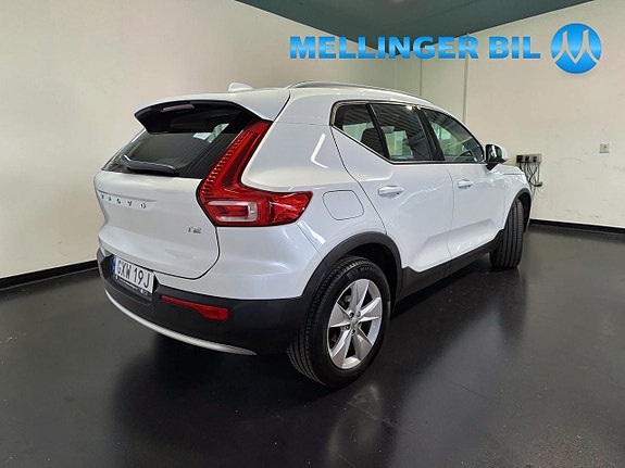Volvo XC40 3 of 24