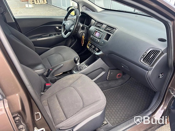 Kia Rio 14 of 27