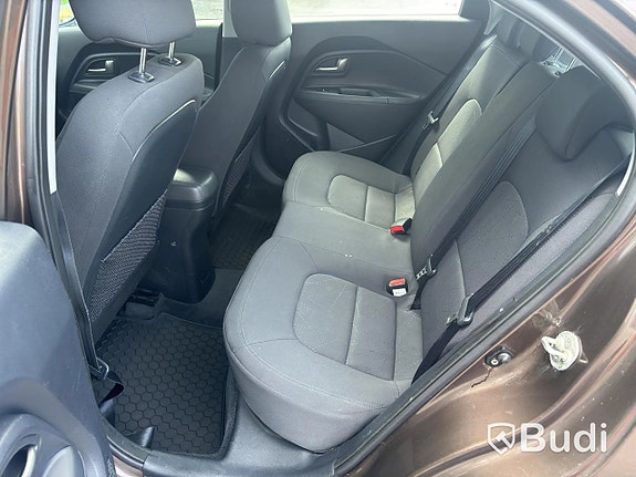 Kia Rio 16 of 27