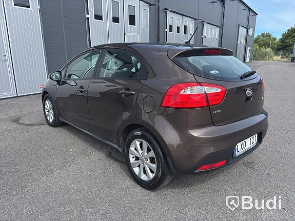 Kia Rio 7 of 27